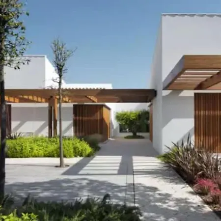 Villa Ancez 22 First Line فيلة